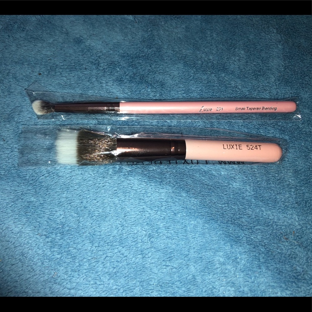 New (without tags) Luxie makeup brushes!
